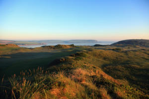 ROCK, CORNWALL - MAY 24:  The approach to the green on the par 4, 1st hole at the St Enodoc Golf Club, on May 24, in Rock, England.  (Photo by David Cannon/Getty Images)